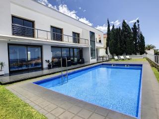 The White House - By LovelyStay - Funchal - 6