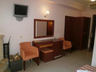 4 Epoxes Hotel Spa - Kato Loutraki - 6