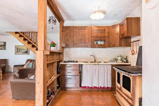 Baita Rustica immersa nel verde - 1