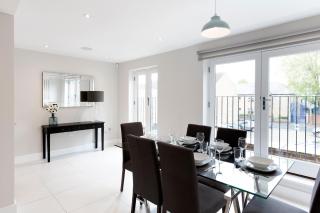 Immaculate Central Windsor Town House with parking - 5