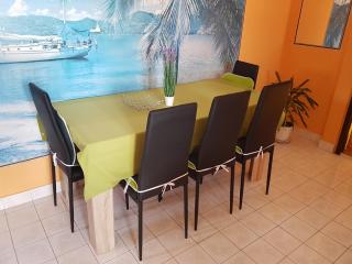 Hoffman Apartment - 4