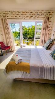 Exquisite Pont de Val Riverside Escape Apartment - 6