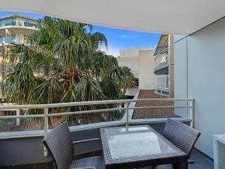 Waterfront Apartment 114 - The Entrance - 4