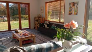 Rose & Stream Retreat - Waikuku - 2