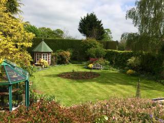 Malvern Holiday- Garden Flat - 8