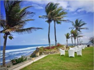 Queen of the South Beach Resort - Yogyakarta - 9