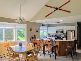 F3 Fairway Village Condo with great mountain views, 8 minute walk from Omni Mount Washington Hotel! - 7