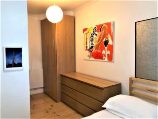 Splendid 1 Bedroom Flat + Terrace (Kentish Town) - 4
