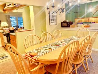 R1 Renovated Bretton Woods Slopeside townhome in the heart of the White Mountains - Carroll - 1