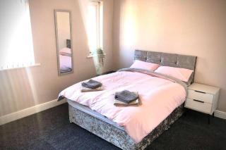 The Manchester Pad - 3BR Entire house with parking - Manchester - 0