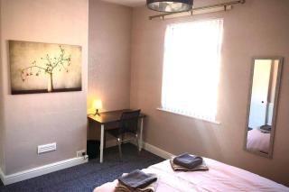 The Manchester Pad - 3BR Entire house with parking - Manchester - 4