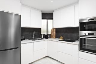 Two Bedroom Apartment in Puerto Banus with Terrace - Marbella - 1