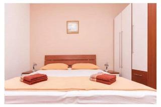 Apartments Meri with a pool - Seget Vranjica - 3