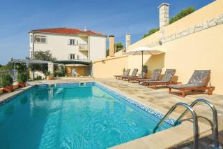 Apartments Meri with a pool - Seget Vranjica - 2