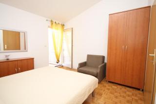 Apartments with a parking space Makarska - 6667 - 1