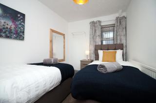 Stay in the Heart of Swansea- TV in Every Bedroom! - Swansea - 1