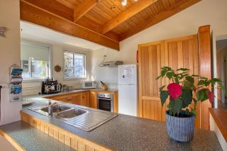 Cockatoo Cabin - Binalong Bay - 5