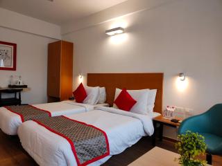 Kanak Beacon Hotel - Ashram Road Ahmedabad - 6