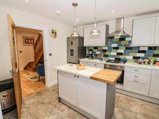 Globe Cottage - 2
