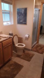 Winterfell Inn - No Xtra Fees, Dogs OK, King & Queen Suites - Arnold - 9