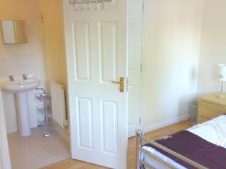 Fantastic 4 bed house with 3 bathrooms in pleasant location - Great Barr - 5