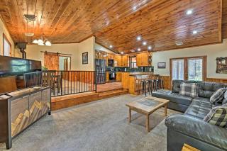 2 Decks and Game Room Expansive Family Cabin - 8