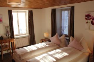 Hotel Restaurant Rössli - Schönenberg - 9