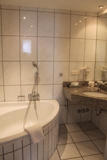 Stadt-Gut-Hotel Zum Rathaus - Oberhausen - 2