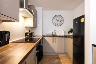 Liverpool City Centre - Fabulous 3 En-suite Bedrooms - Sleeps 10 People - 6