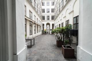 Vienna Residence, Volkstheater - Parliament - Vienna - 3