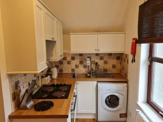 Modern Spacious Central Apartment - 6