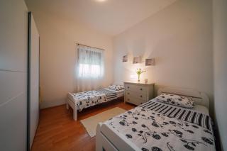 Apartment 1 with pool and sea view - Ljubač - 2