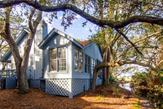 Mermaid Cottage - Edisto Beach - 0
