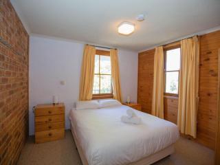 Misty Gables 2 24 Townsend St - Jindabyne - 5