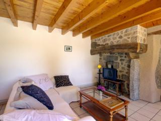 Gîte Charmant avec Jardin Privatif, Cheminée, et Activités Nature Proches, Animaux Acceptés - FR-1-496-66 - Les Salles - 6