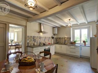 Gîte spacieux avec jardin arboré et jeux enfants, à proximité de St-Etienne et Lyon - FR-1-496-147 - Montchal - 7