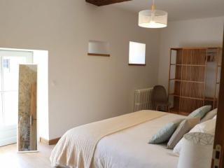 Gîte de charme avec piscine couverte, idéal pour 10 pers., PMR, proche Puy du Fou, grand jardin, loisirs - FR-1-426-428 - Les Herbiers - 3