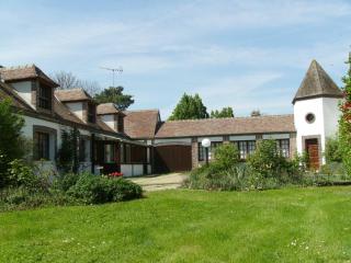 Beau Gîte Rénové avec Grand Parc, Activités, Près de Dreux, Nogent et Chartres - FR-1-581-57 - - 0