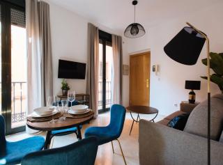Chiqui and Vicente Suite Apartments - Sevilla - 9