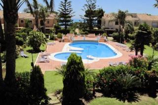 Large Ground Floor Apartment with Private Garden and Beach Access - 9