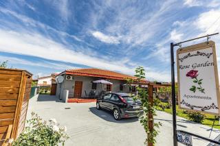 Rose Garden Apartments - 8