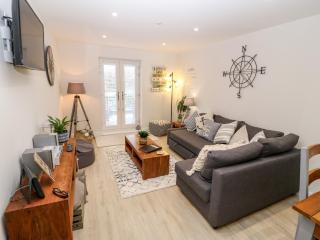 Captain's Quarters - Apartment 2 - Benllech - 9