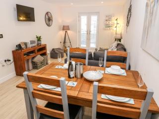 Captain's Quarters - Apartment 2 - Benllech - 6