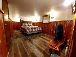 Log Cabin Inn - Eureka Springs - 1