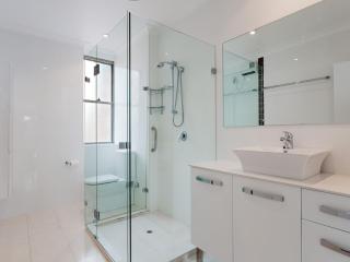 Ocean Shores 12 Waterfront Unit with Sensational Water Views WiFI and Air Conditioning - Nelson Bay - 1