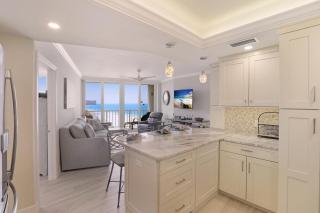 Gorgeous beachfront condo with SW-facing balcony - 2