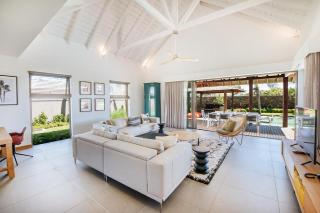 Mythic Suites & Villas by MJ Holidays - Grande Gaube - 4