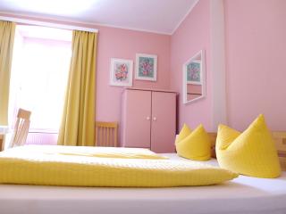 Pension Stoi budget guesthouse - Innsbruck - 4