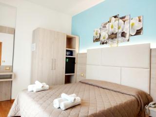 Hotel Monica - 0