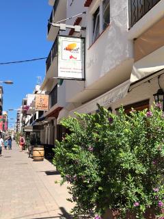 Nanit Rooms Ibiza Hostal - Santa Eularia des Riu - 6